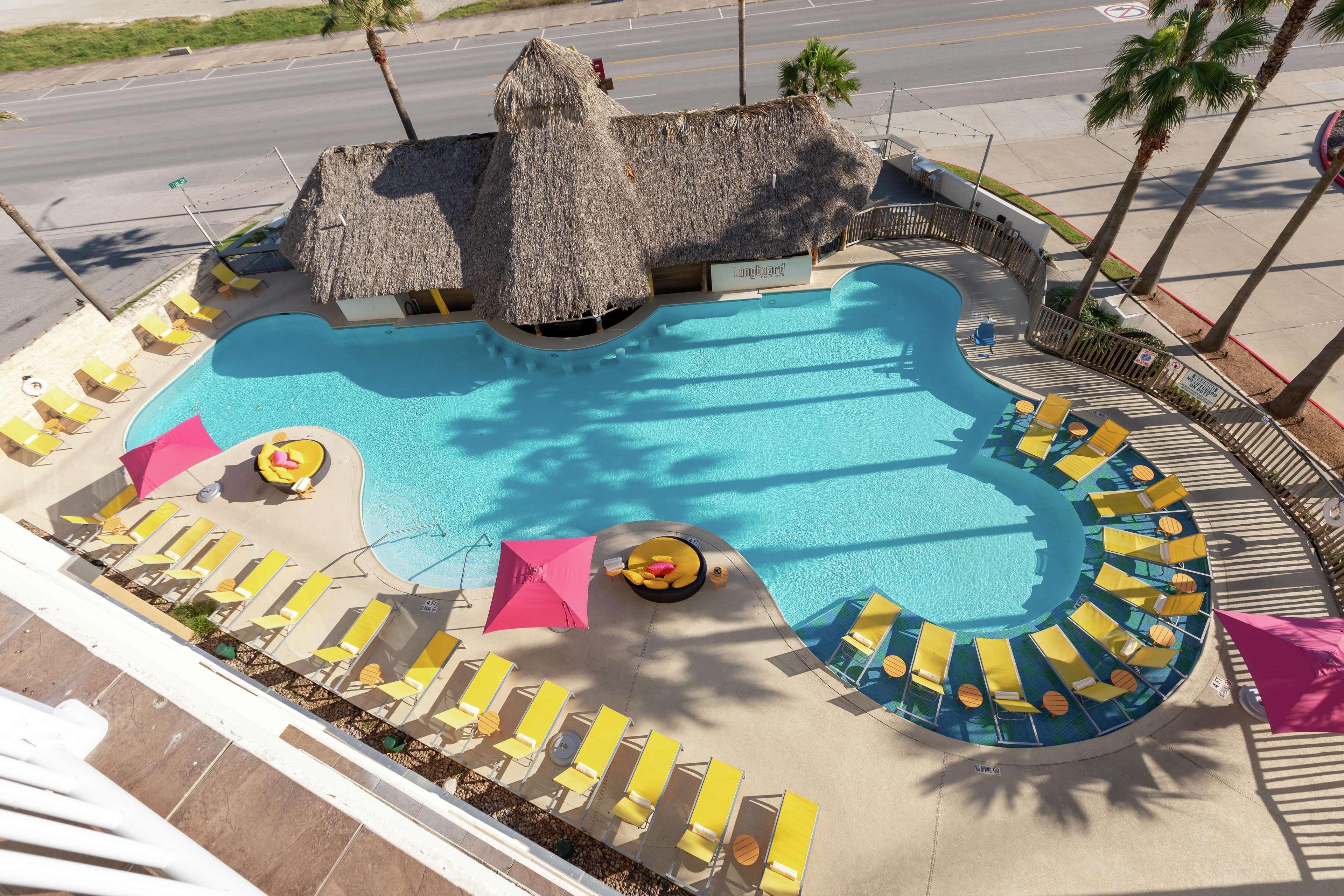 Doubletree By Hilton Galveston Beach Exterior photo